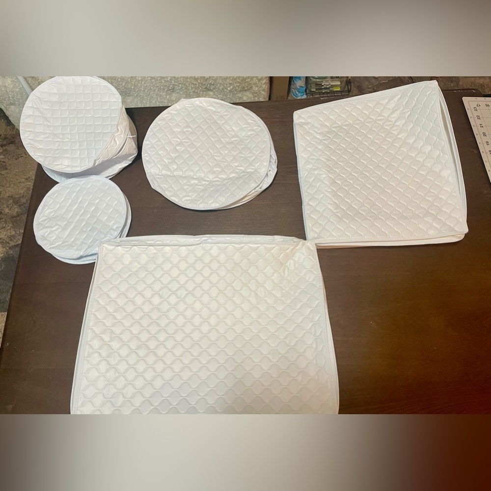 Collapsable storage containers